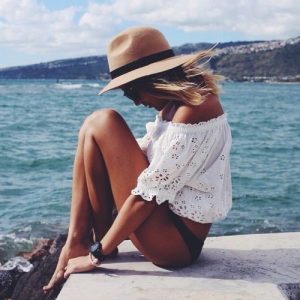 fresh-ways-to-wear-off-the-shoulder-tops-4